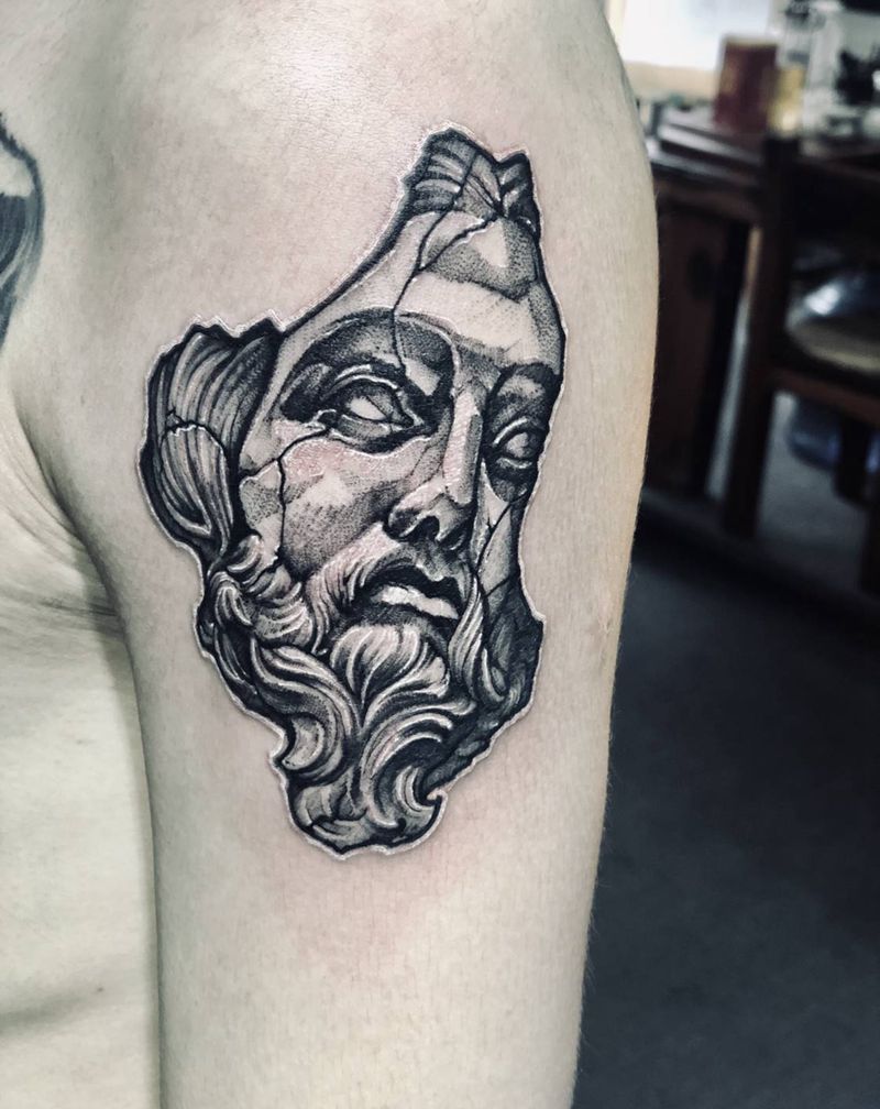 石膏雕塑纹身图片_手臂欧美写实几何纹身图案