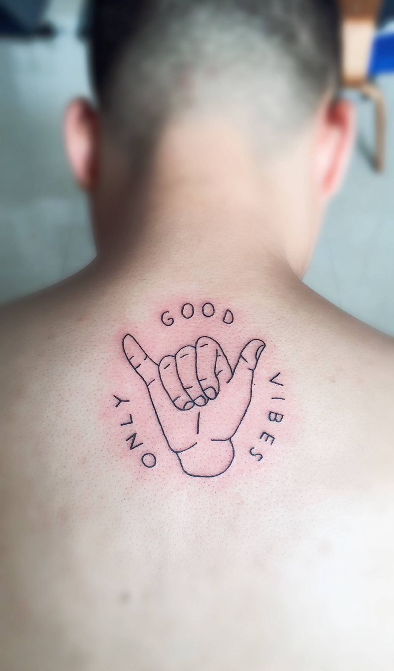 挺有意思的图纹身图片_背部几何手666线条纹身图案