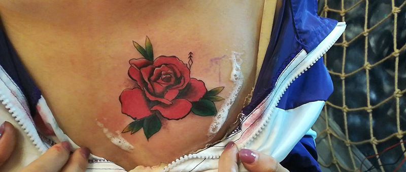 花纹身图片_胸部花玫瑰花纹身图案