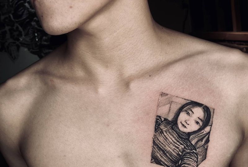 因为爱情纹身图片_胸部欧美写实点刺纹身图案