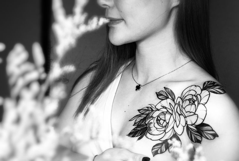 旧图覆盖纹身图片_胸部点刺几何纹身图案