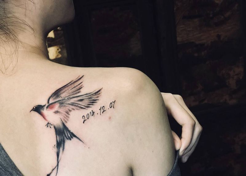 水墨燕子纹身图片