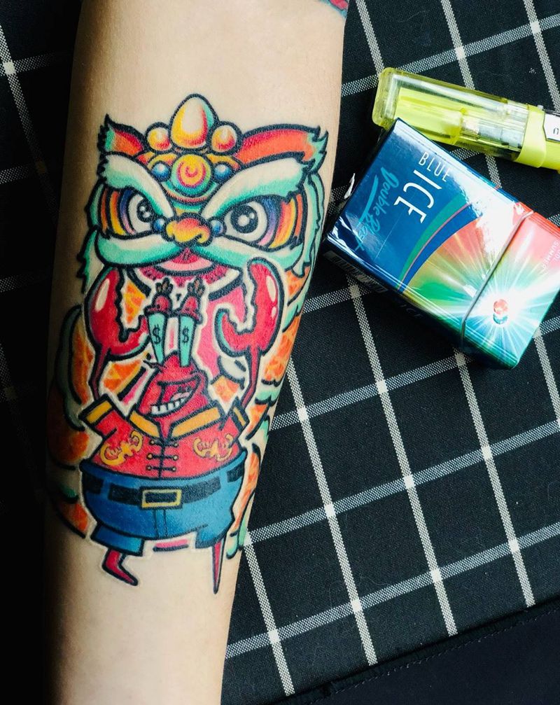 舞狮纹身图片_手臂手部New School纹身图案