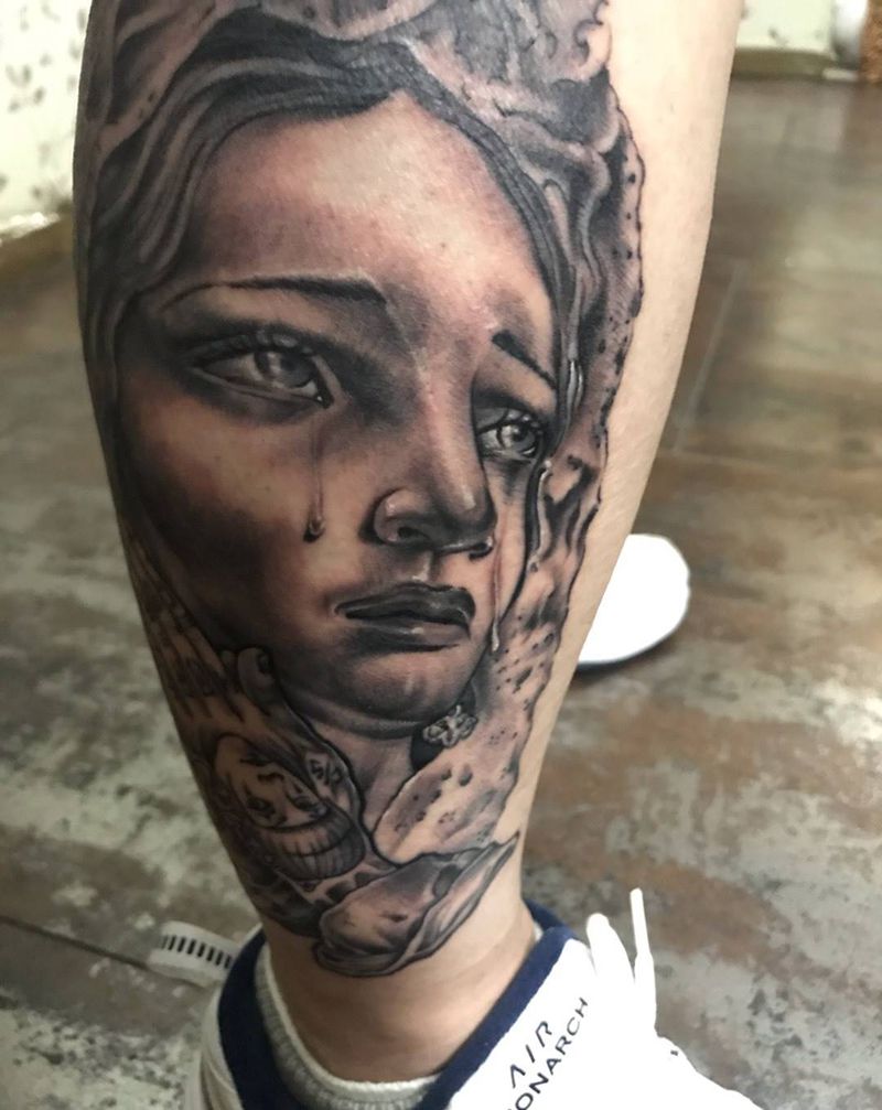 圣母  祈祷的手纹身图片_腿部欧美写实纹身图案