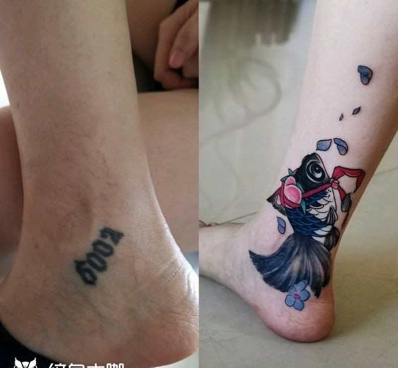 金鱼纹身图片_脚部New School纹身图案