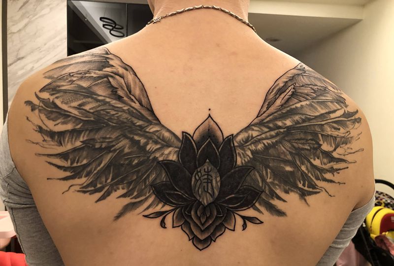 天使之翼（未完结）纹身图片_背部点刺拉点纹身图案