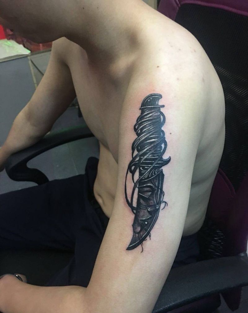 手臂刀纹身图片