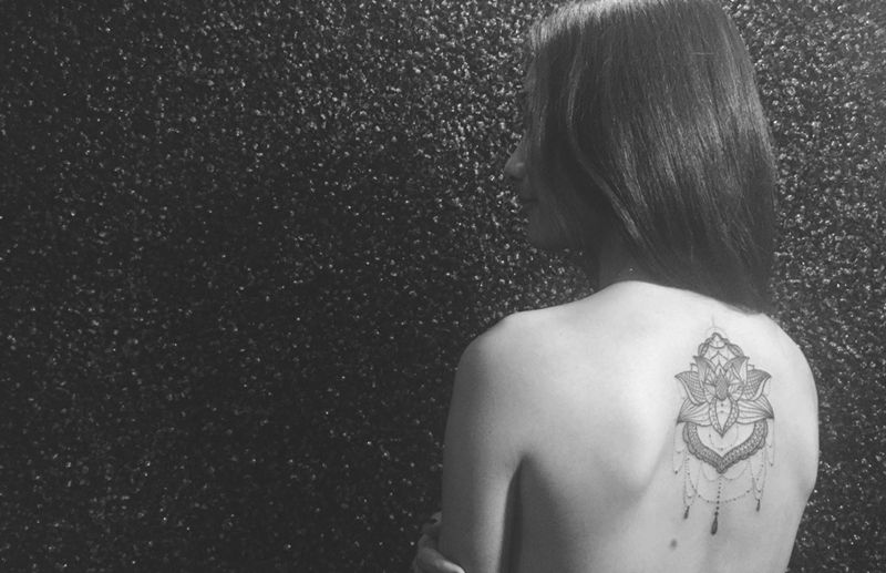 迷人的背影纹身图片