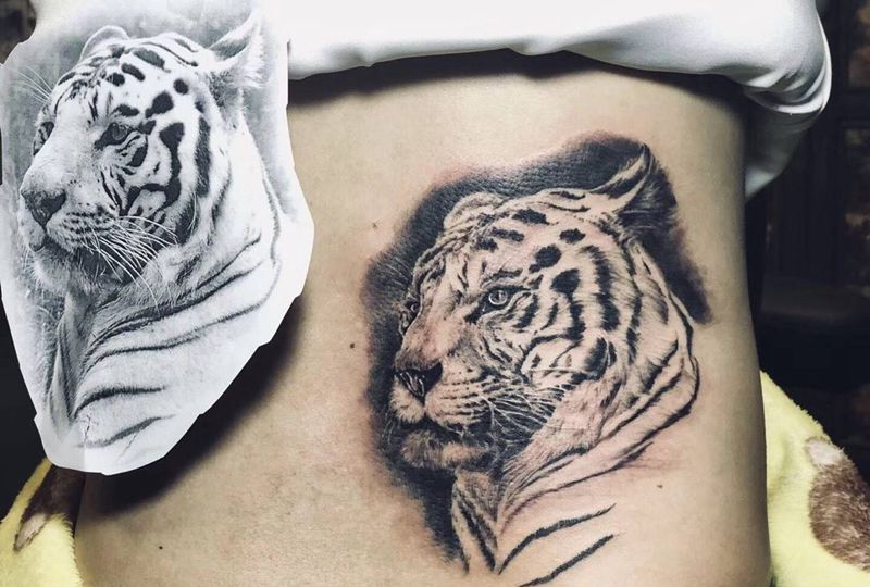 写实虎头纹身图片