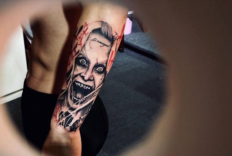 自杀小队小丑男纹身图片