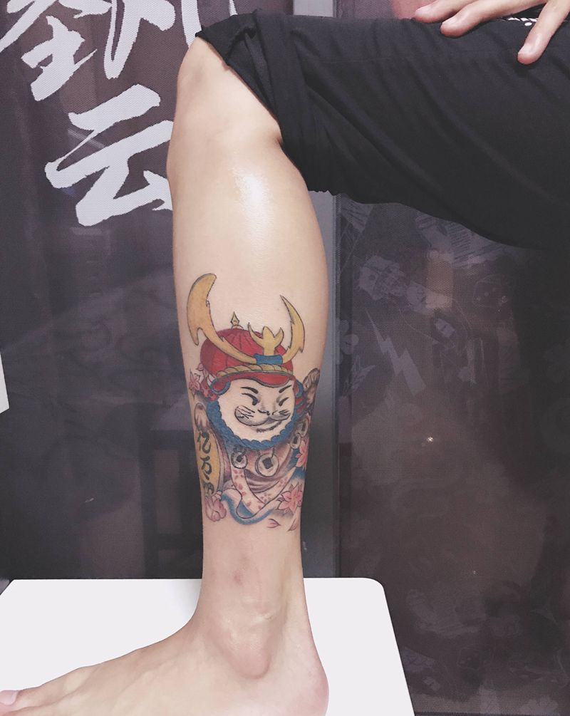 定制款招财猫纹身图片_腿部水彩招财猫定制设计纹身图案