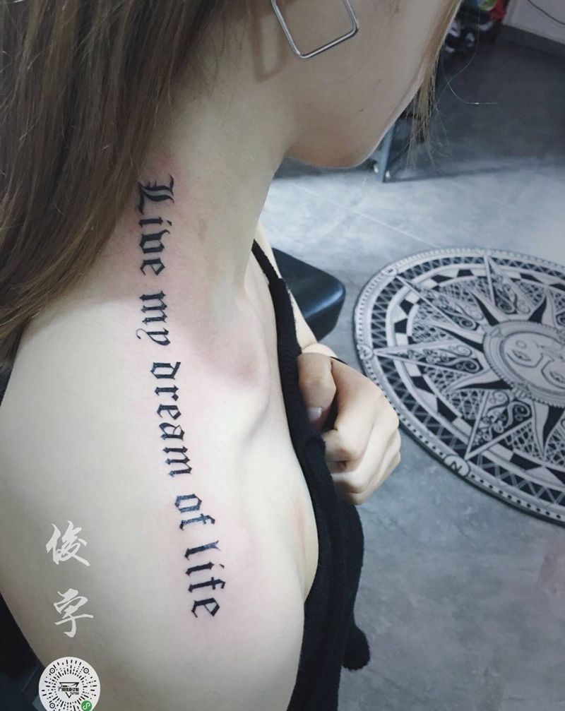 美女哥特纹身图片