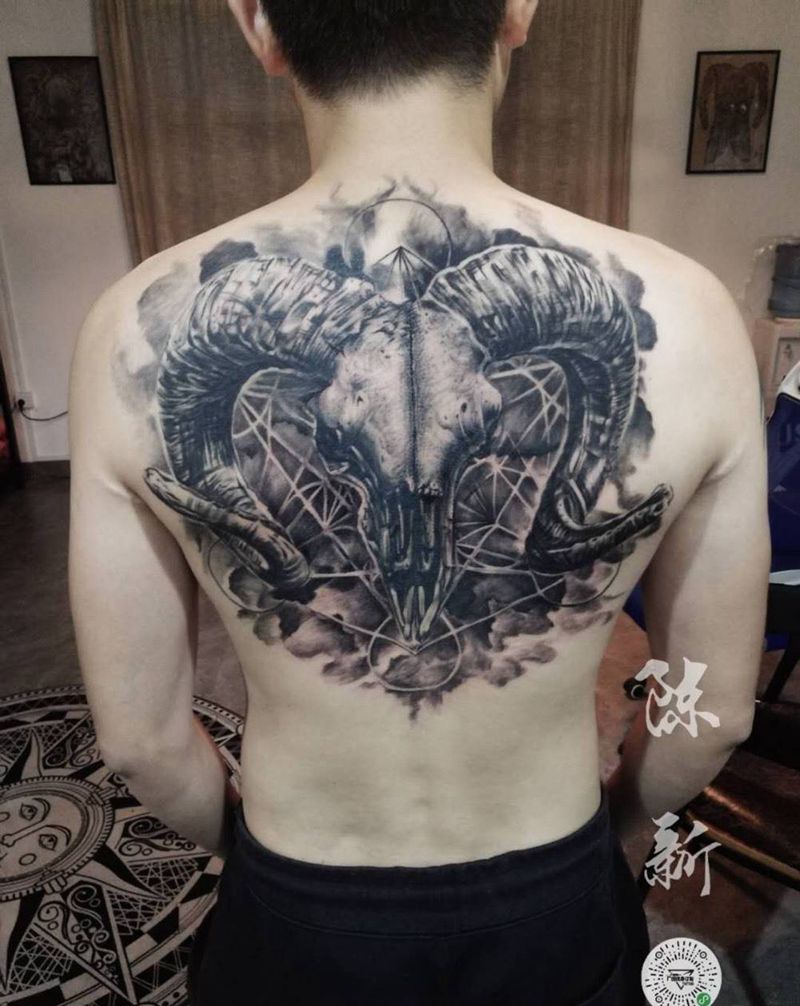 霸气外露纹身图片