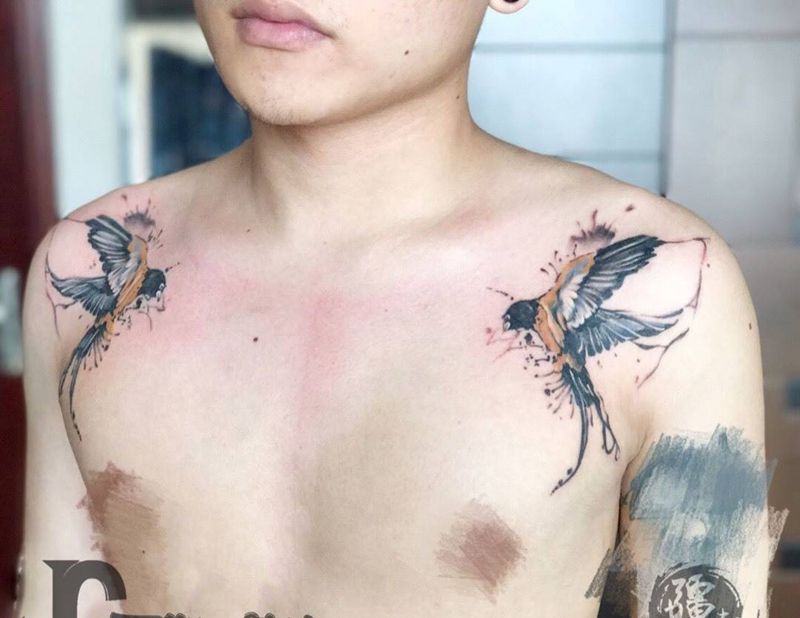 双飞燕纹身图片_成品肩部胸部欧美清新几何动物纹身图案