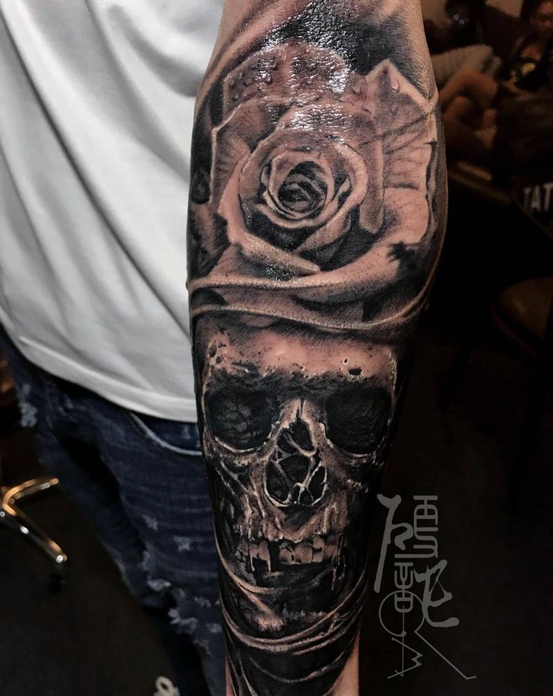 欧美骷髅头纹身图片_臀部手臂背部腰部腿部人物欧美肖像植物纹身图案