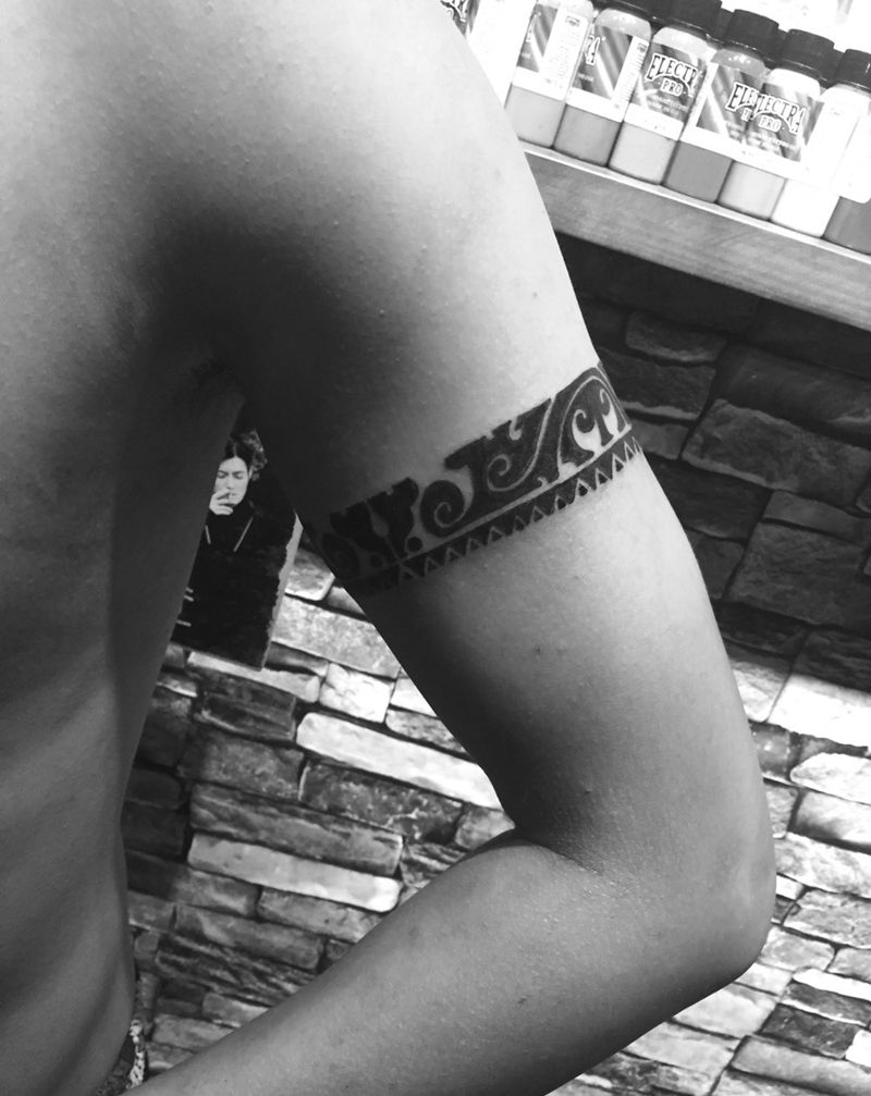 玛雅图腾臂环纹身图片