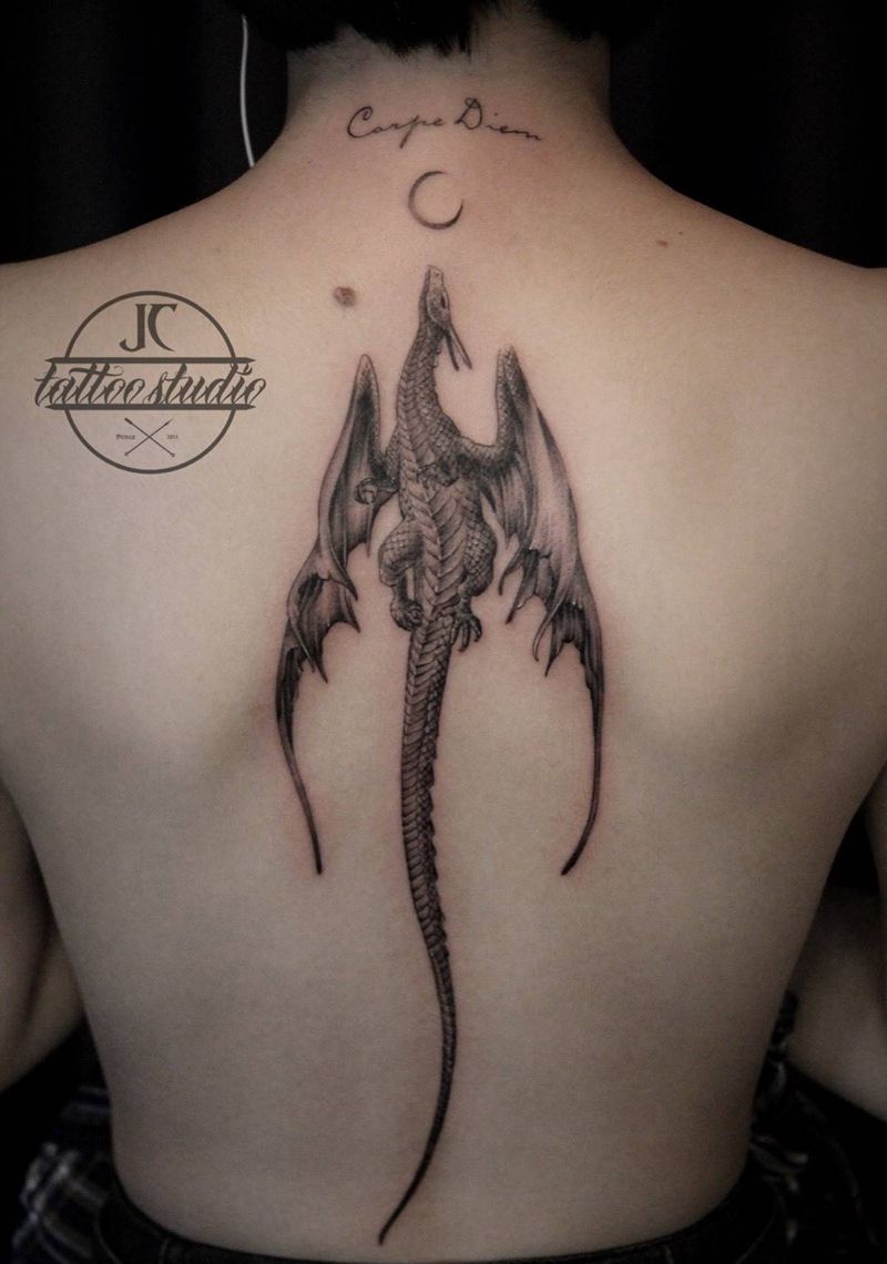 龙纹身图片_背部腰部欧美写实点刺纹身图案