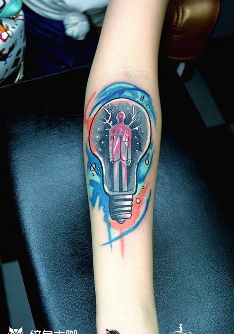 水彩灯泡纹身图片_成品手部欧美水彩纹身图案