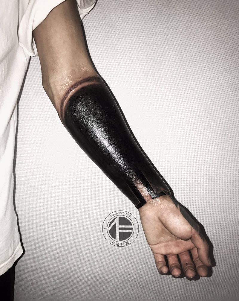 简约黑臂覆盖纹身图片_手臂手部图腾几何纹身图案