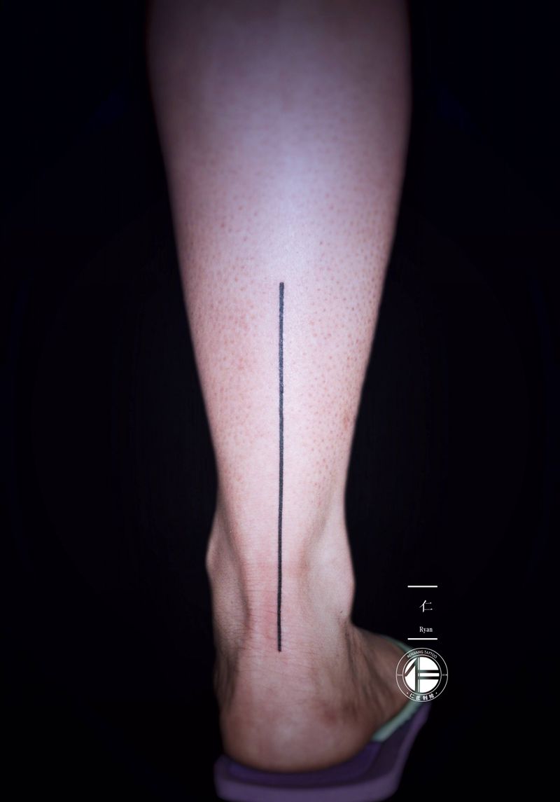 直线纹身图片_脚部腿部几何纹身图案