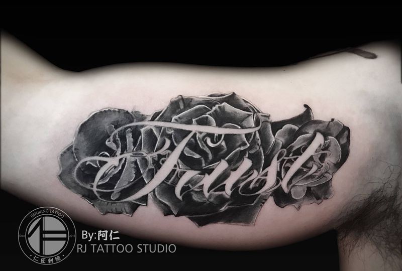 原创玫瑰纹身图片_手臂手部欧美写实纹身图案