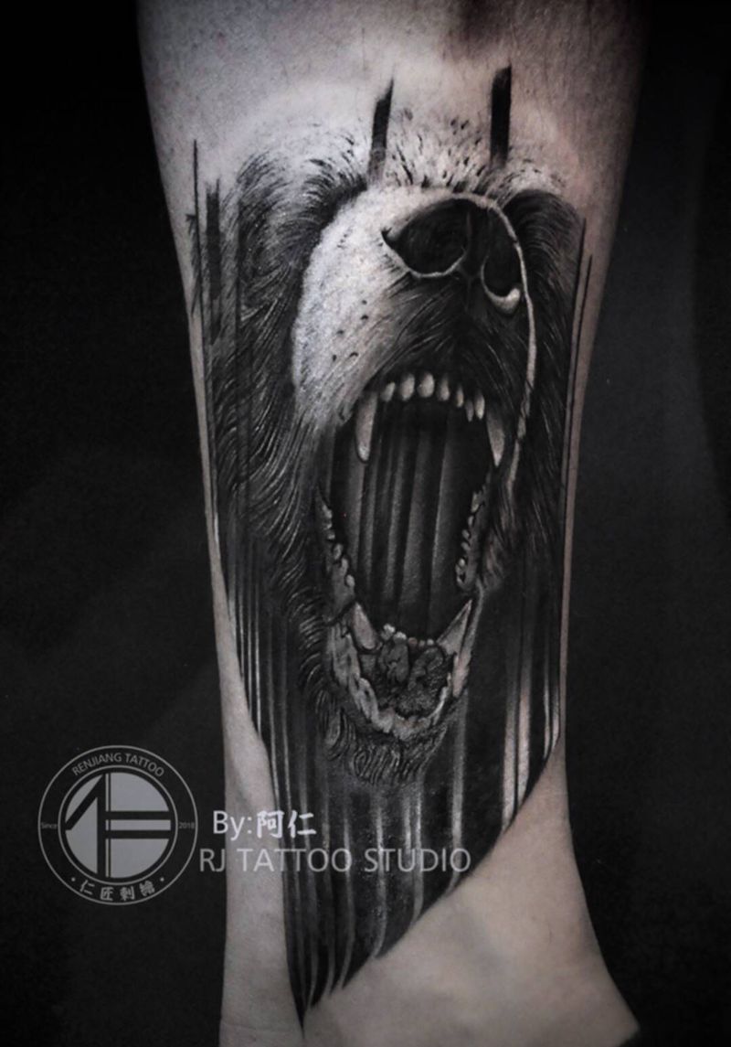 熊纹身图片_腿部脚部欧美写实纹身图案