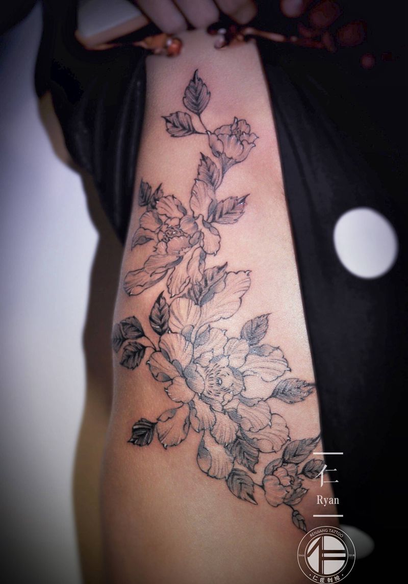 原创素花纹身图片_腹部腰部几何纹身图案