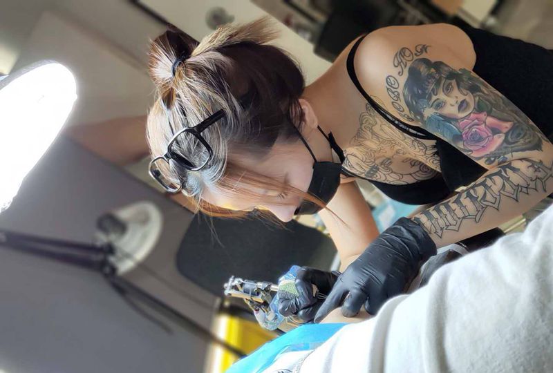 纹身师日常工作纹身图片_颈部肩部Old SchoolNew School纹身图案