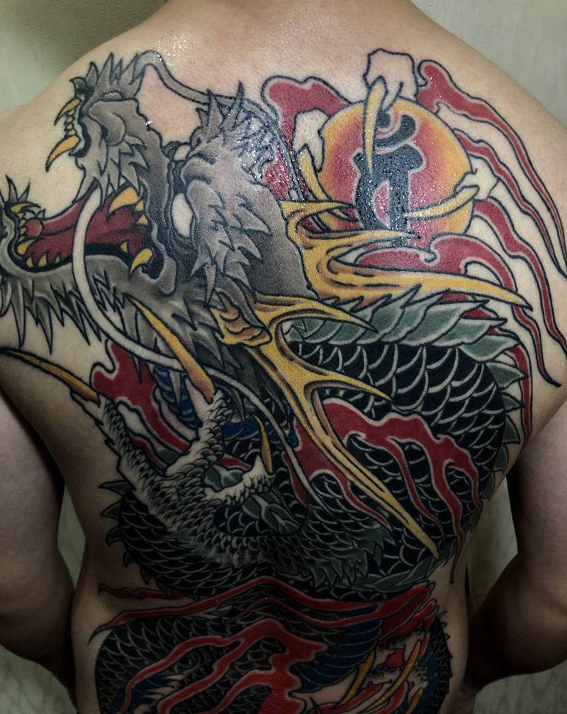 传统纹身图片_背部老传统纹身图案