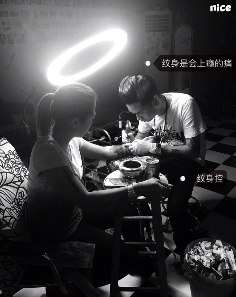 工作照纹身图片