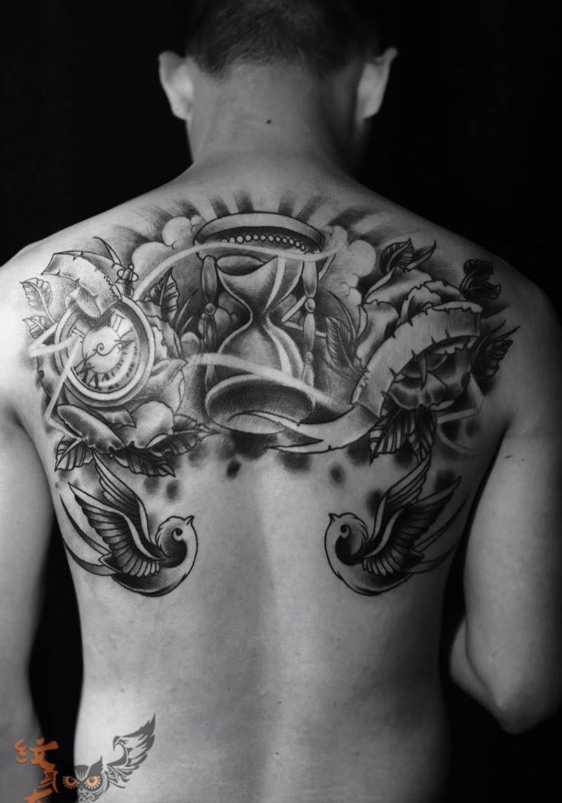 多种元素组合纹身图片_背部纹身图案