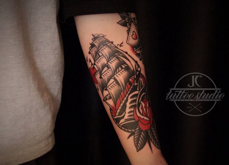 oldschool帆船纹身图片_成品手部臀部手臂欧美传统清新静物帆船纹身图案