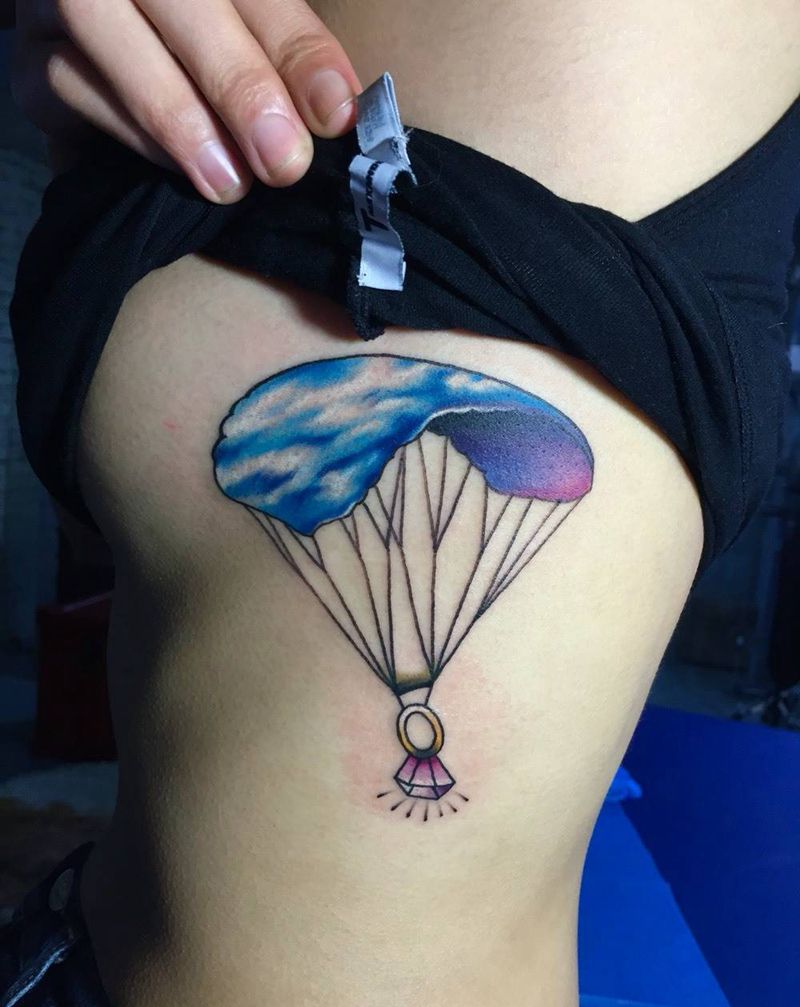 降落伞纹身图片_腰部背部胸部手臂腿部欧美纹身图案