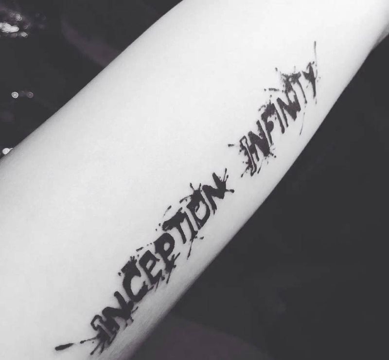 字纹身图片_字符手臂腿部背部手部脚部腹部颈部腰部胸部纹身图案