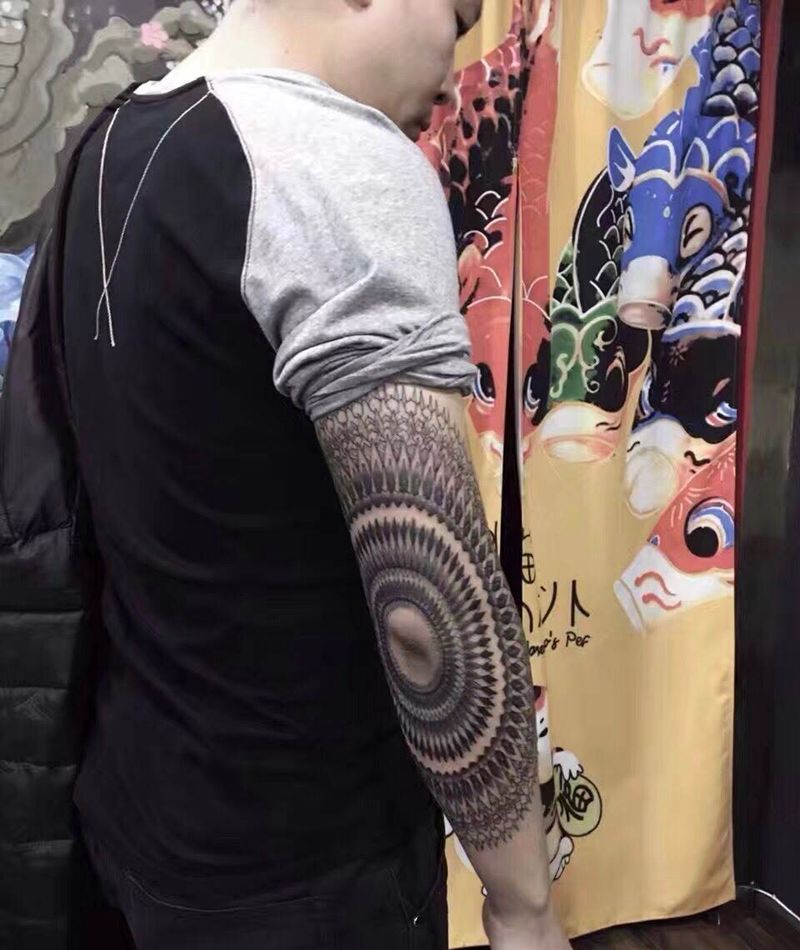 几何体花臂纹身图片