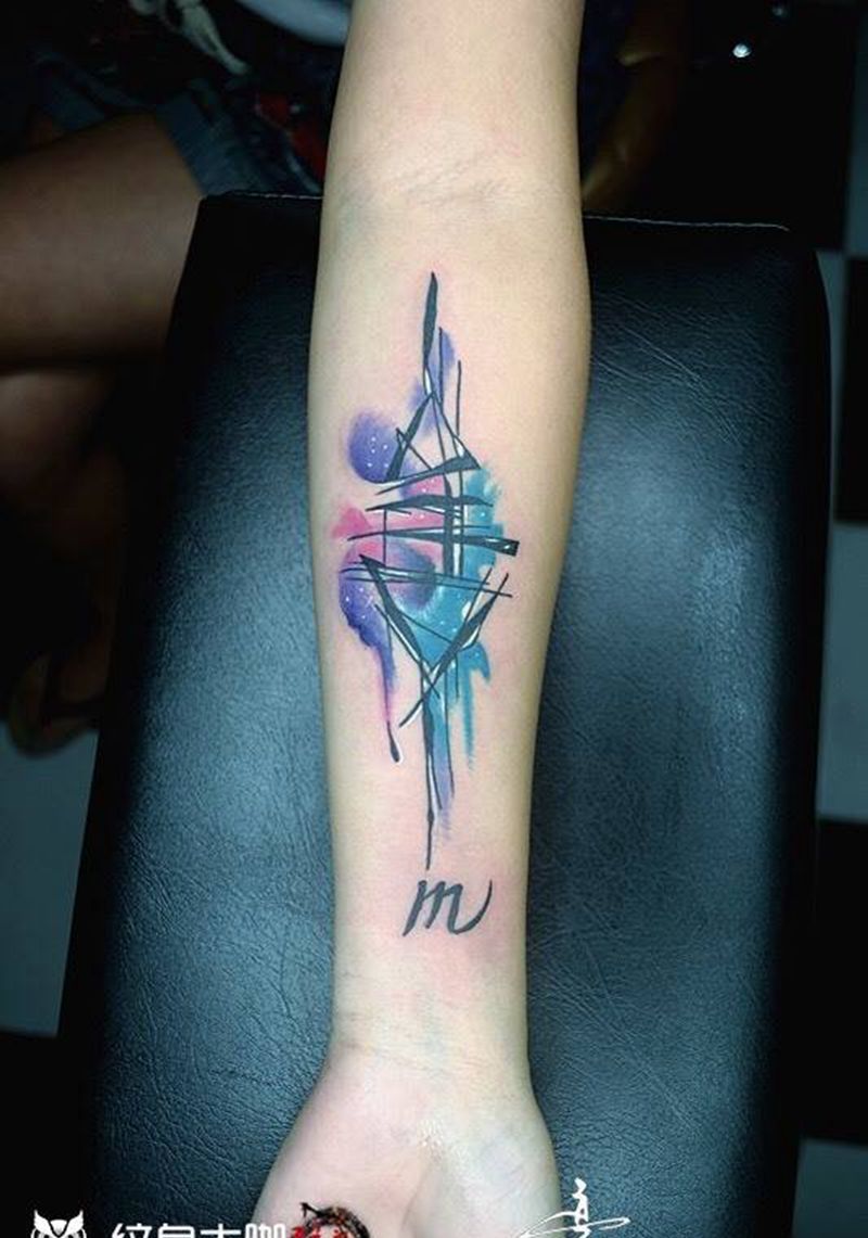 喜欢水彩的快约起来，私信我吧！纹身图片_手部欧美纹身图案