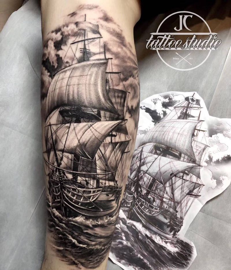 扬帆纹身图片_腿部脚部欧美写实帆船纹身图案