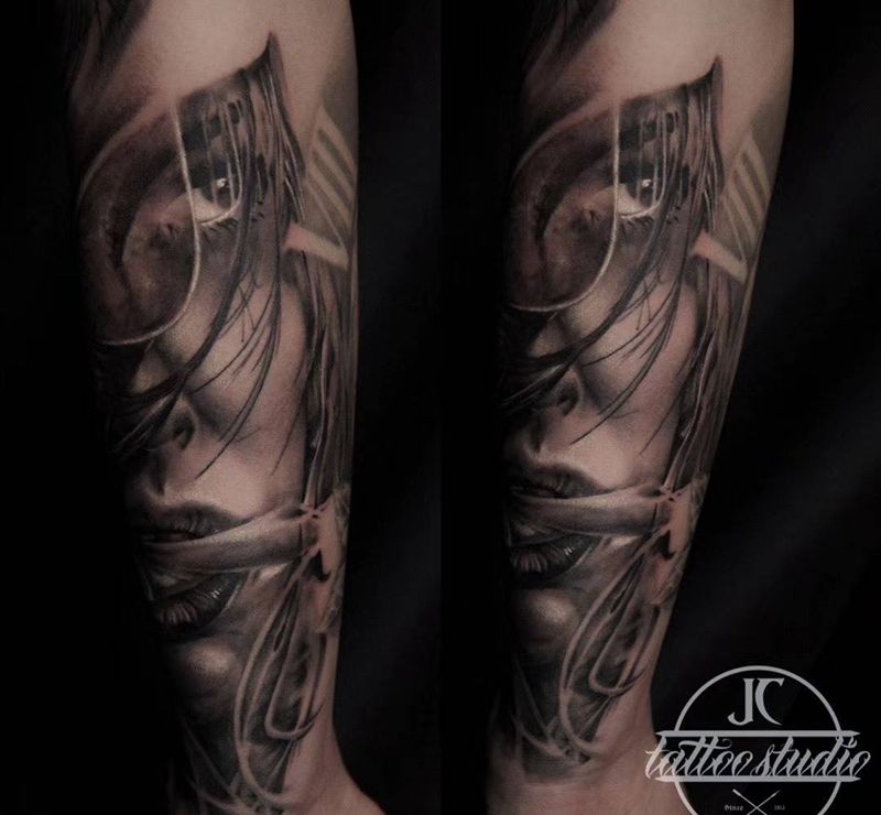 woman纹身图片_手部手臂欧美写实纹身图案