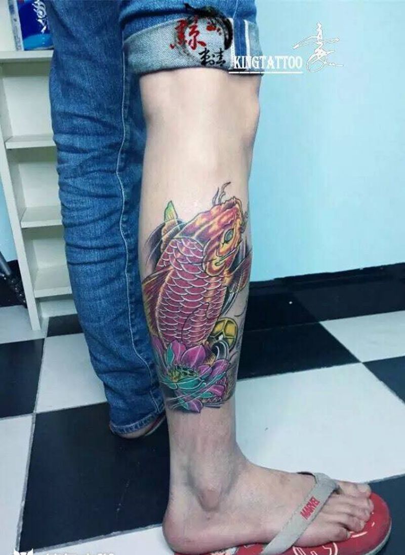 半小腿#鲤鱼荷花##花都黥刺青工作室#纹身图片