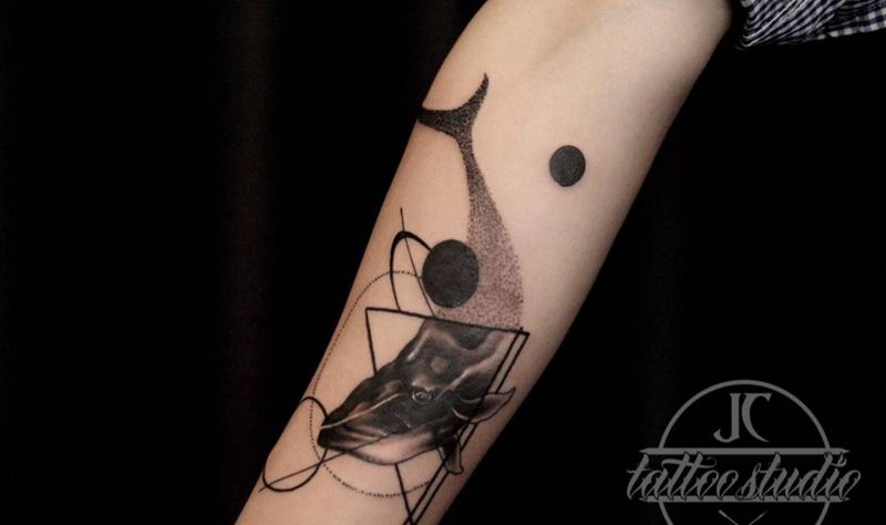 點刺鯨魚纹身图片_成品手部臀部手臂欧美清新动物几何鲸鱼纹身图案