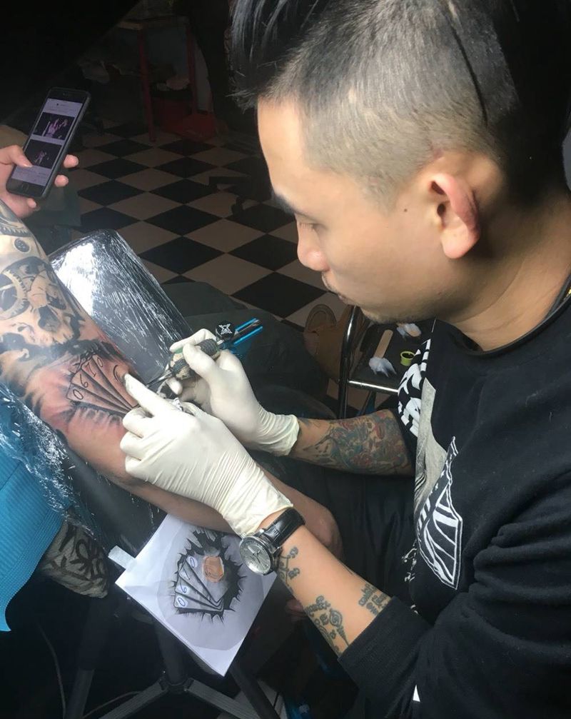 扑克纹身图片_成品手臂花都区广州花都纹身图案