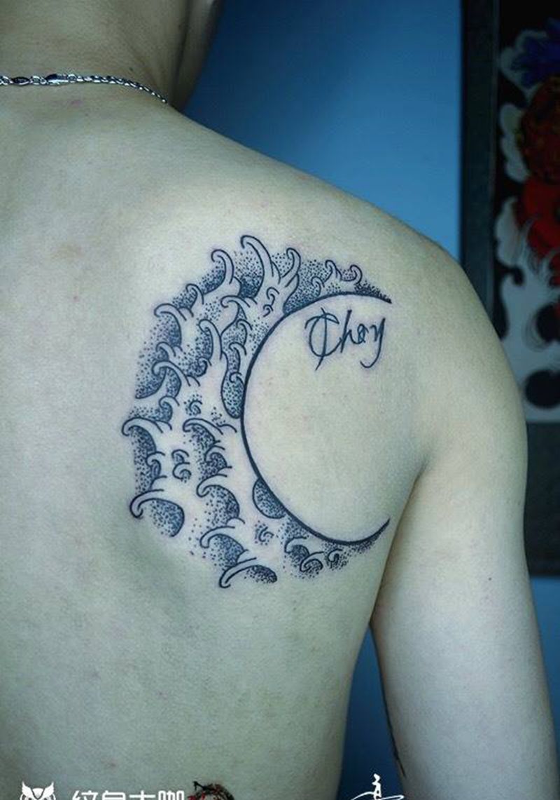 点刺纹身图片_成品背部清新纹身图案