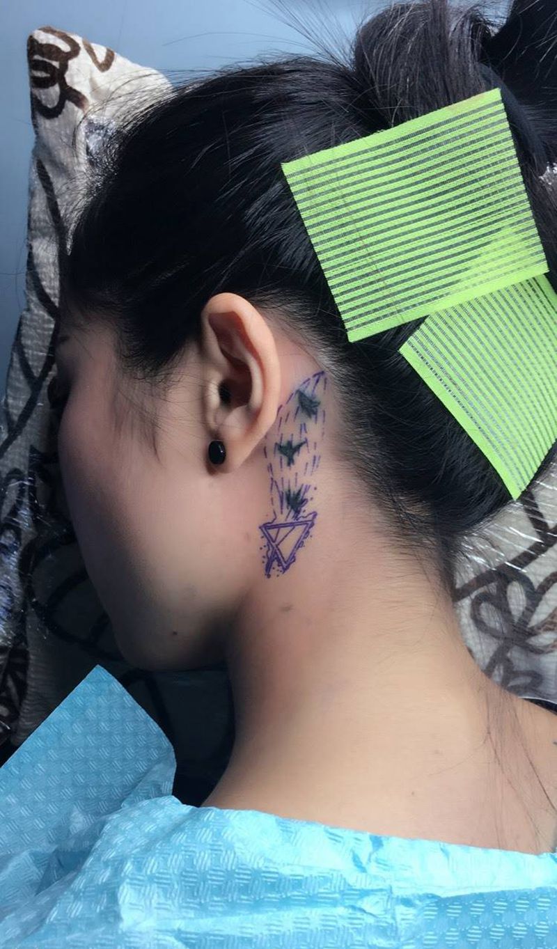 小小的一个耳背遮盖#工作照#纹身图片