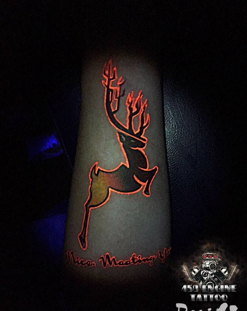 彩色麋鹿荧光版纹身图片_成品清新手臂动物欧美插画纹身图案