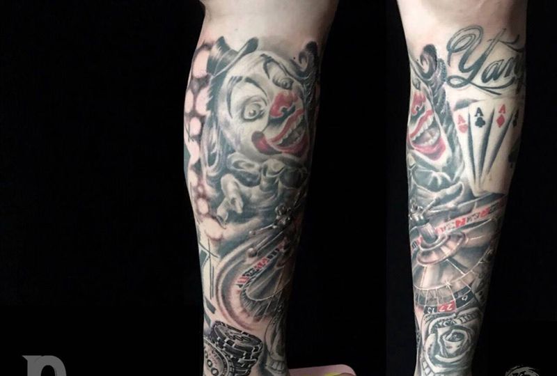 小丑纹身图片_成品腿部脚部欧美写实鬼神字符纹身图案