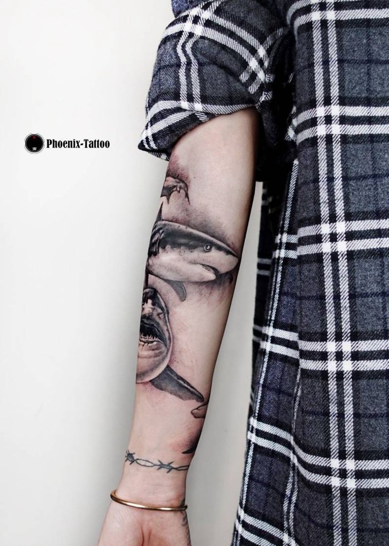 大鲨鱼纹身图片_成品手臂欧美写实动物素描纹身图案