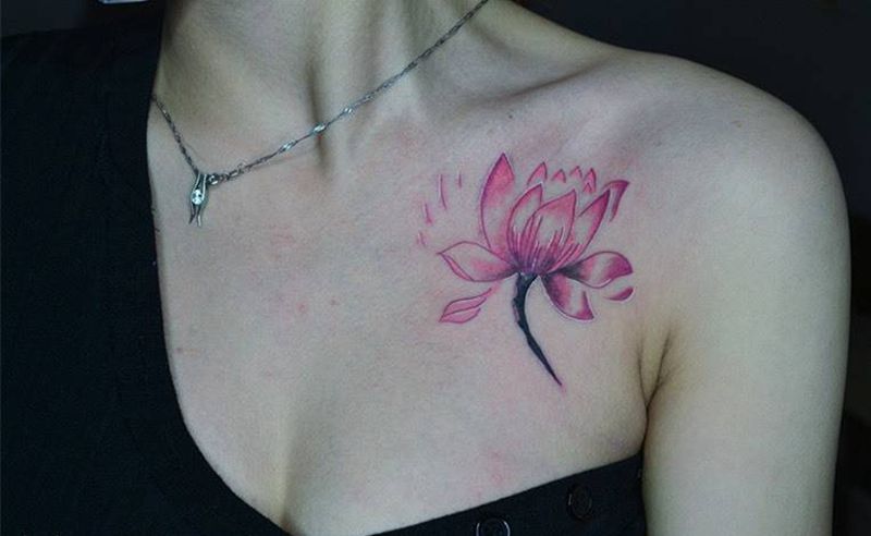 #莲花#纹身图片_胸部清新纹身图案