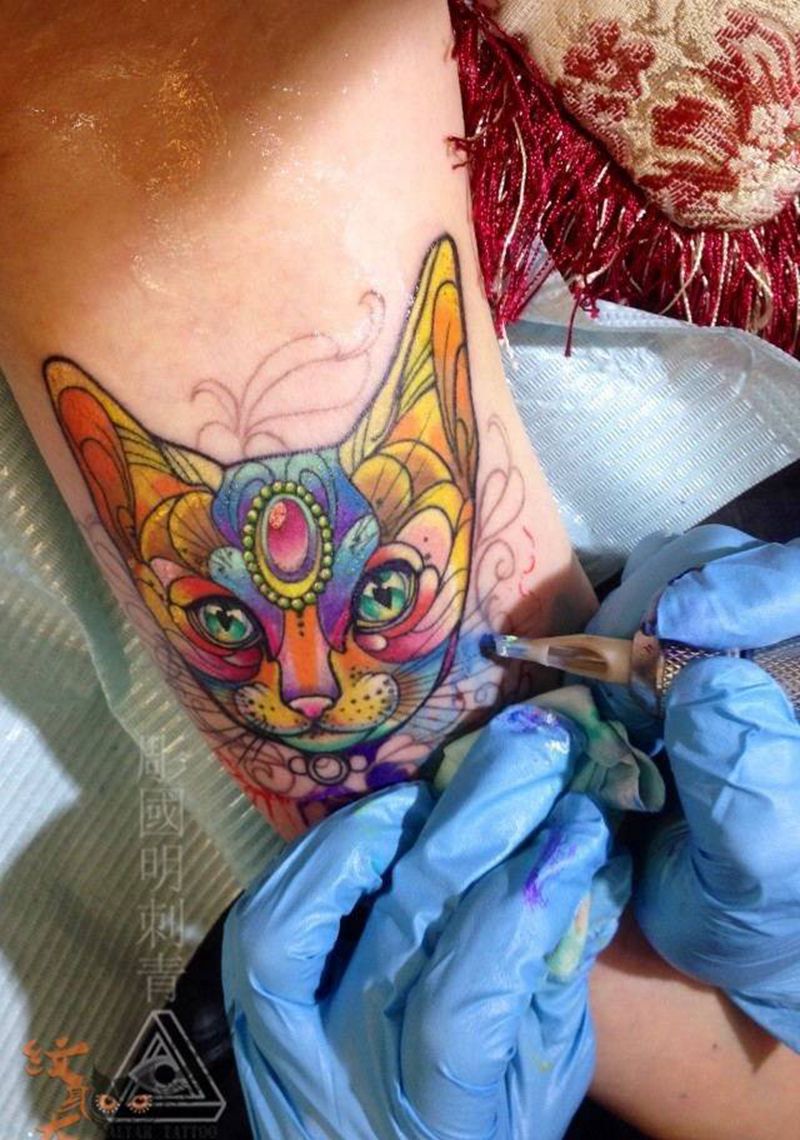 猫纹身图片_欧美肖像腰部臀部手臂手部背部胸部腿部脚部纹身图案