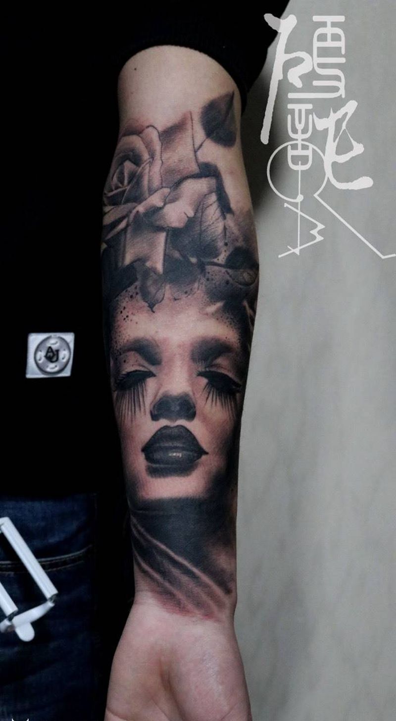 欧美人物..纹身图片_人物写实肖像欧美习俗清新腰部臀部背部腿部纹身图案