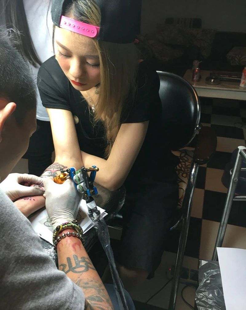 工作照纹身图片